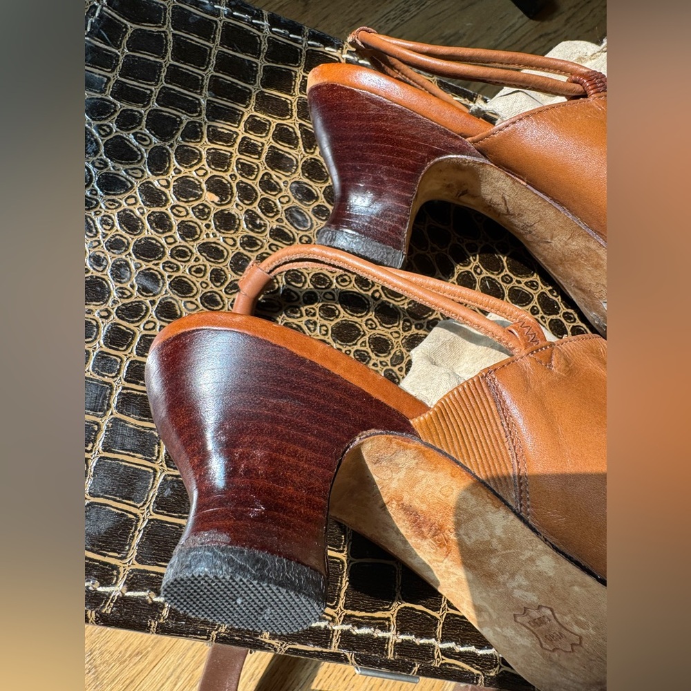 Enzo Angiolini chestnut Leather Sandals with back strap. - Picture 6 of 16